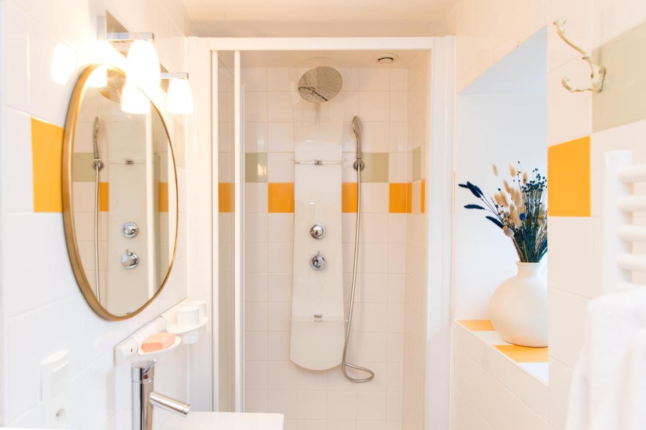 Manoir Du Vau D Arz Gites Et Chambres D Hotes Avec Piscine Malansac エクステリア 写真