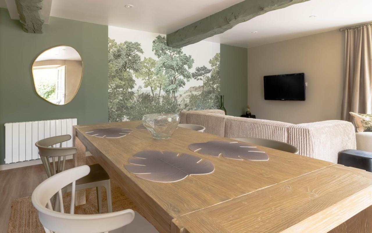 Manoir Du Vau D Arz Gites Et Chambres D Hotes Avec Piscine Malansac エクステリア 写真