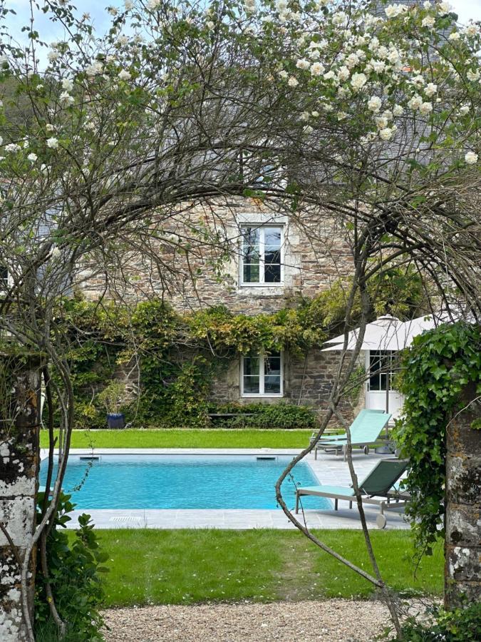 Manoir Du Vau D Arz Gites Et Chambres D Hotes Avec Piscine Malansac エクステリア 写真