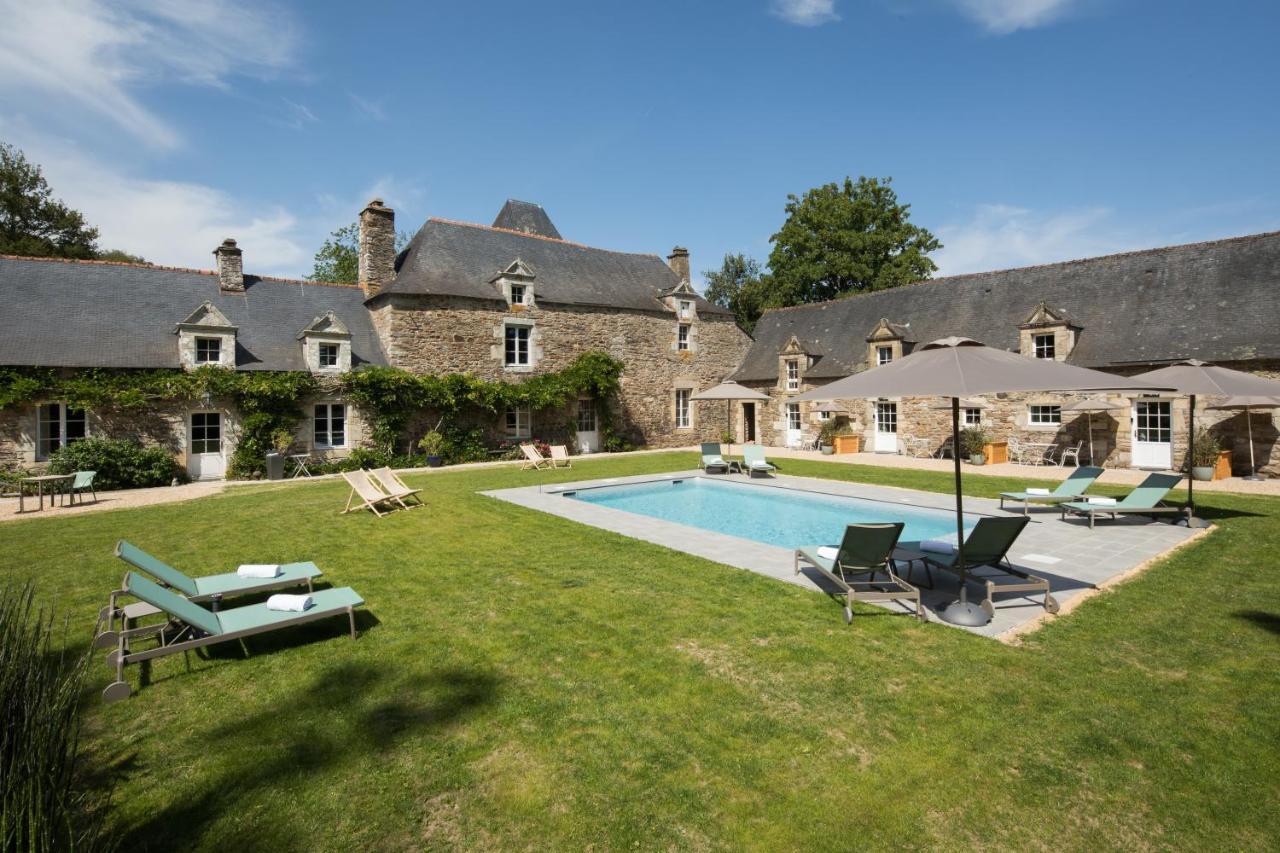 Manoir Du Vau D Arz Gites Et Chambres D Hotes Avec Piscine Malansac エクステリア 写真