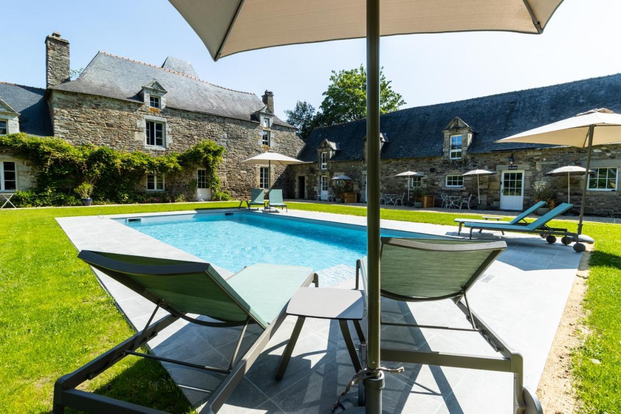 Manoir Du Vau D Arz Gites Et Chambres D Hotes Avec Piscine Malansac エクステリア 写真
