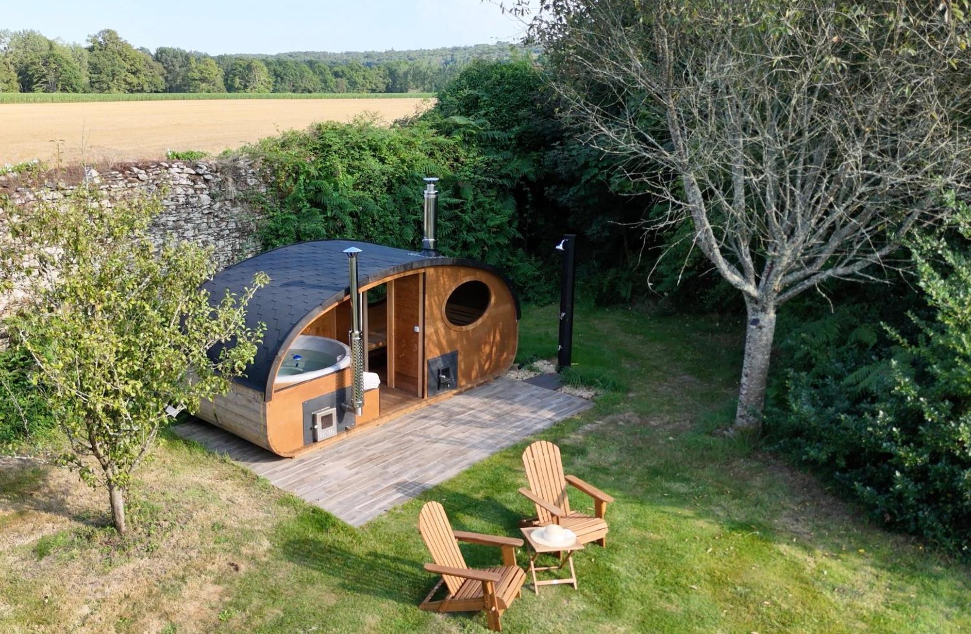 Manoir Du Vau D Arz Gites Et Chambres D Hotes Avec Piscine Malansac エクステリア 写真